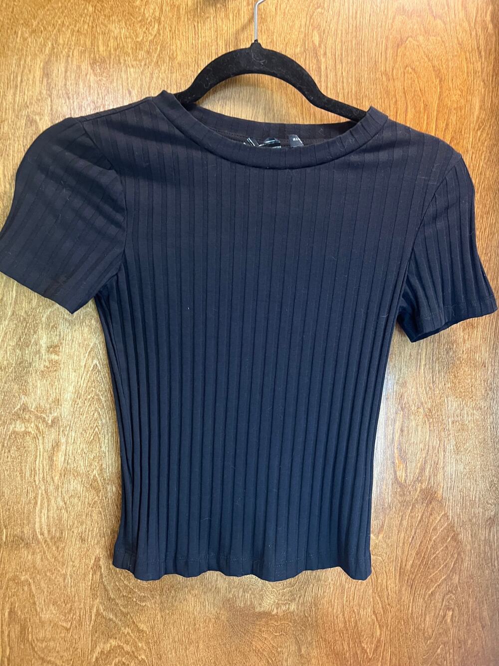 ASOS Design Black Slim Fit Tee in Rib sze 2
